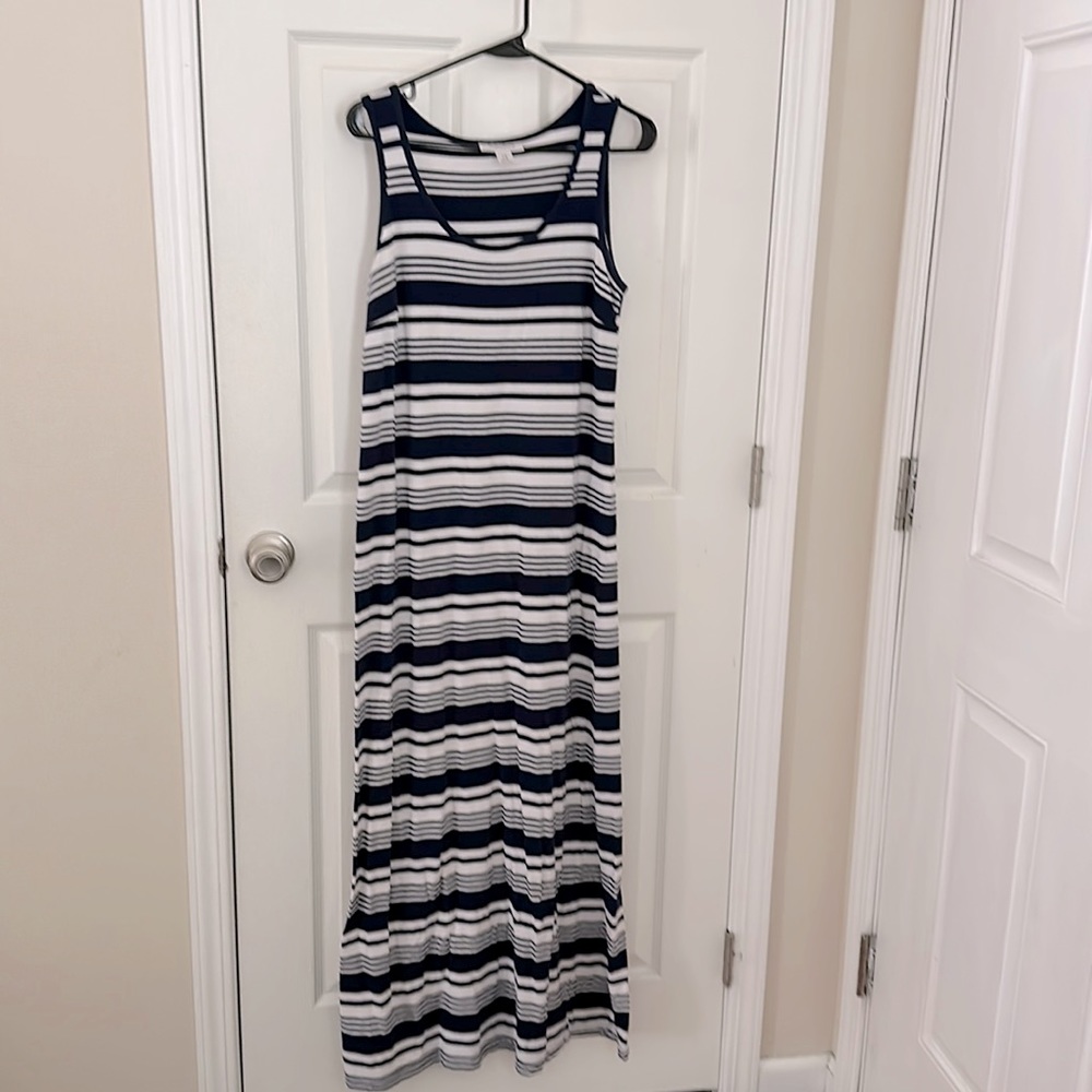 Maternity maxi dress